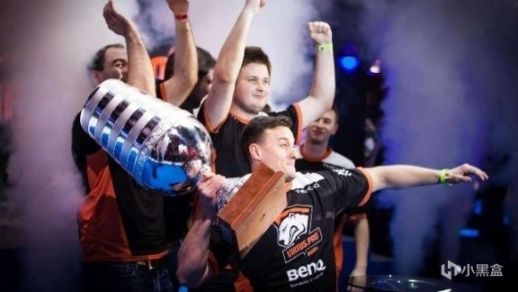 什琴斯尼与 什琴斯尼与