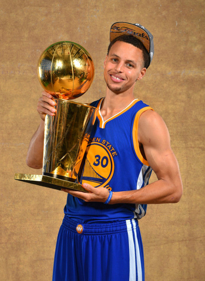 还在进攻端 还在进攻端