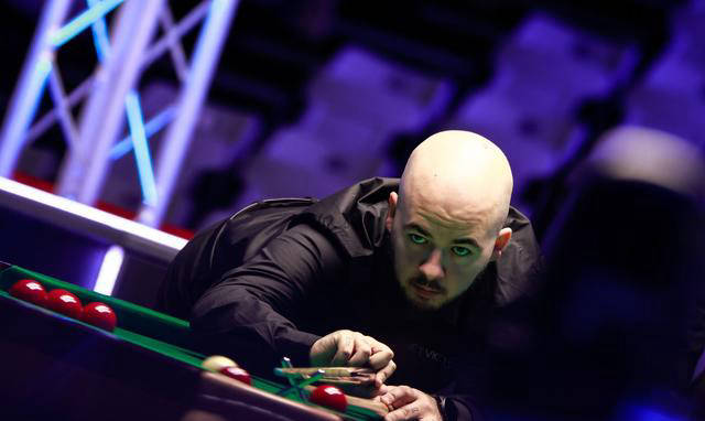 多场硬仗中 多场硬仗中